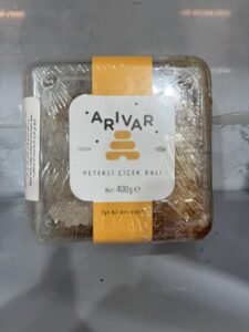 Turkish honey with beeswax