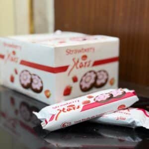 Cocoa Biscuits with Strawberry Cream "BOX"